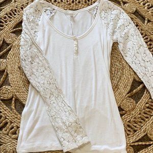 NWOT VS PINK Beautiful Detail Top sz S